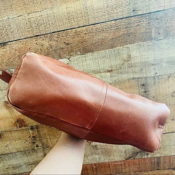 Margot Leather Purse With Tassel - Picture 5 of 6